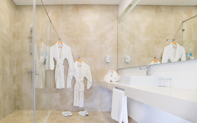 RIDE Surf Resort & SPA