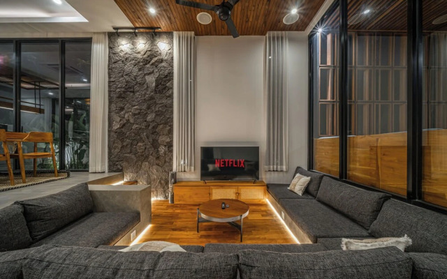 Villa Bedawang - 4BR Villa Seminyak