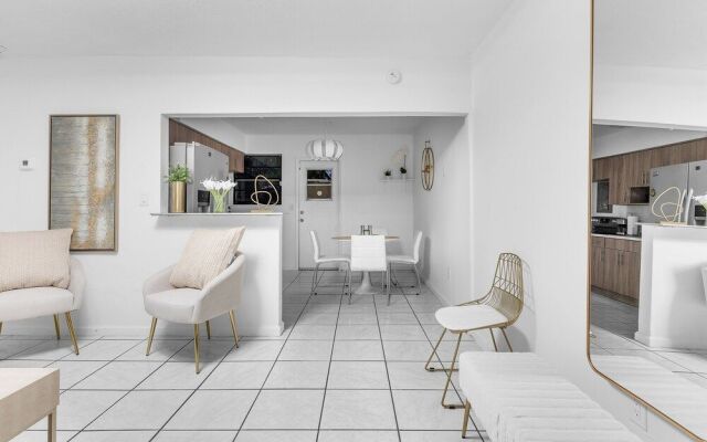 Wynwood Central 2BD Apartment w Parking