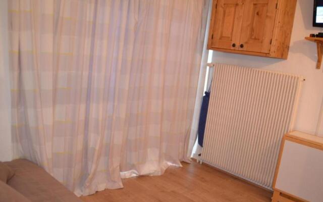 Appartement Les Menuires, 1 pièce, 2 personnes - FR-1-452-160