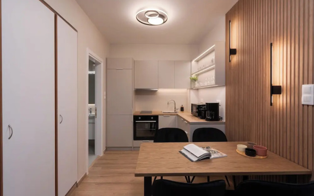 Modern Apartment in Athens with Balcony