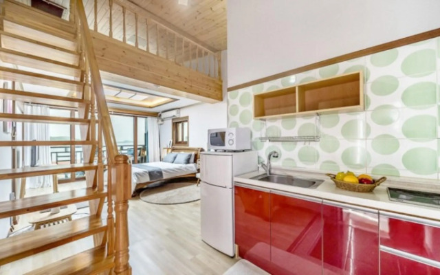 Geojedo Bay One Pension