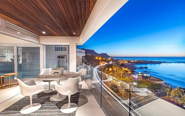 Clifton YOLO Spaces – Clifton Beachfront Penthouse