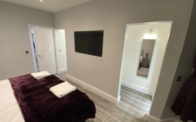 Edward Place Luxury Hot Tub Apartments