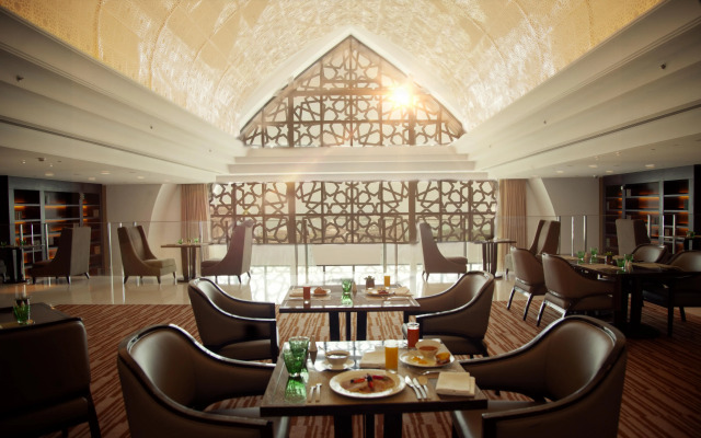 Bab Al Qasr Hotel