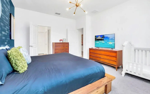 18Guest LakeView Home w HotTub Cinema