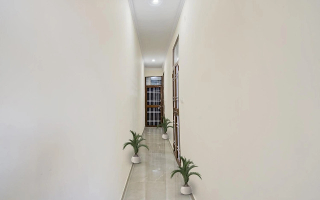 OYO Flagship 70066 Hotel Green Apple