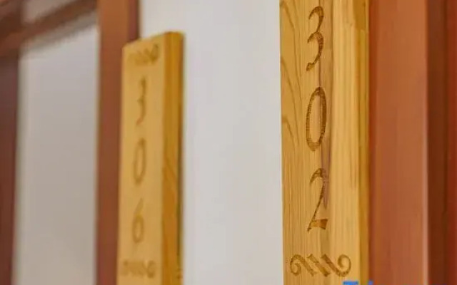 Xuexiang Erlanghe Qingli Inn