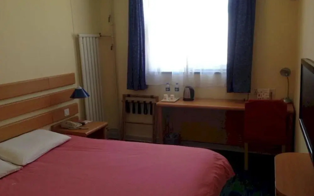 Home Inn Hotel (Tangshan Xinhua East Avenue Mianfang Road)