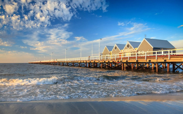 API Busselton Seaside Escape Apartments
