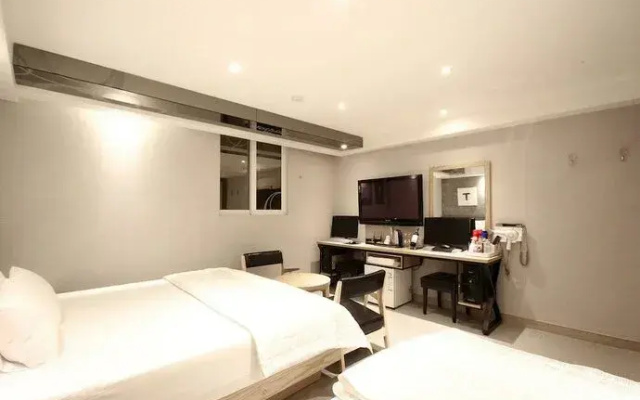 Busan Myongji Marr