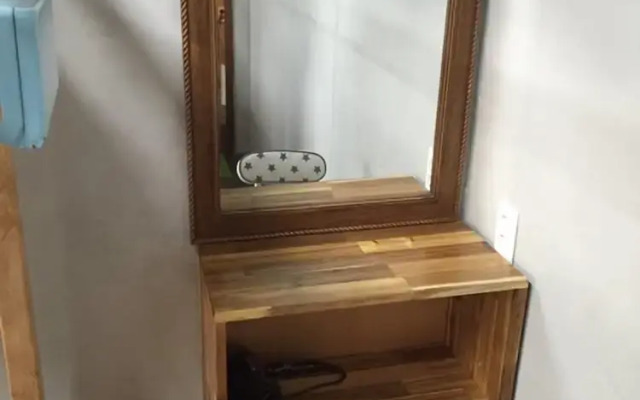 Check and out Guesthouse & Pub