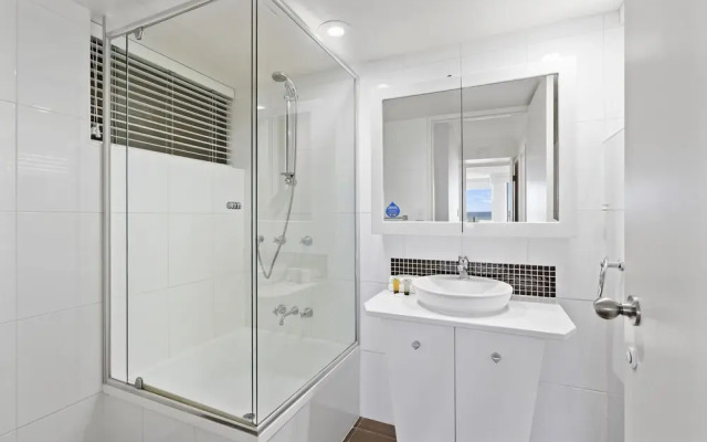 Premiere Apartments -HR Surfers Paradise