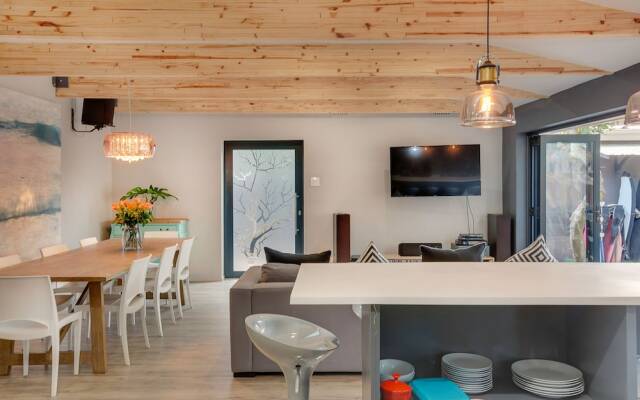 Long Beach Holiday House