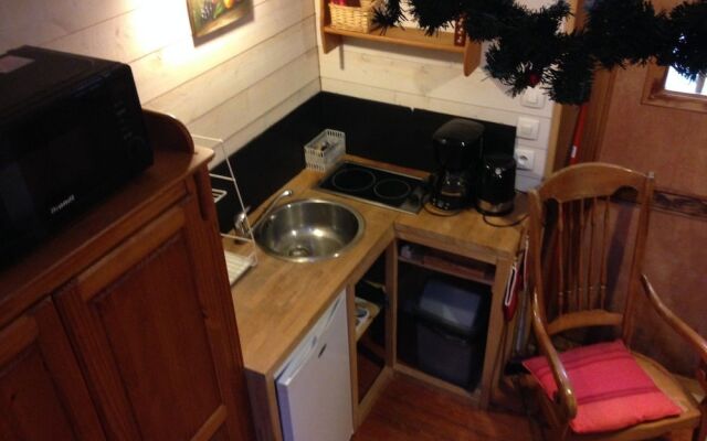 Roulottes de la Baronnie - Campsite