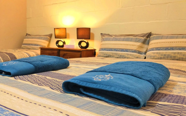 Twelve Apostles Motel & Country Retreat