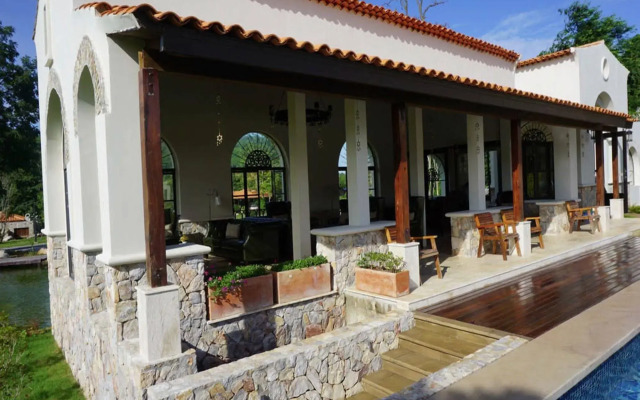 Mela Garden Retreat Cottage