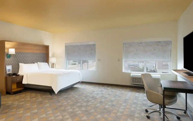 Holiday Inn & Suites Memphis Southeast-Germantown by IHG