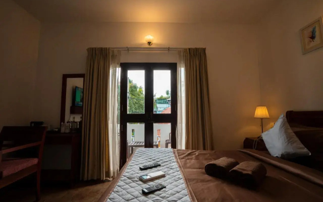 Solo Inn By Hawk Hospitality