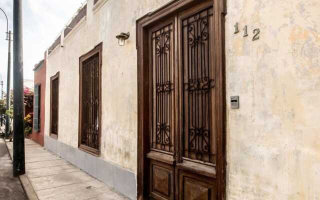 w Villa With Rooftop Terrace in Barranco