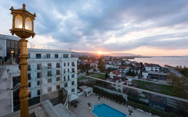 Wellborn Luxury Hotel