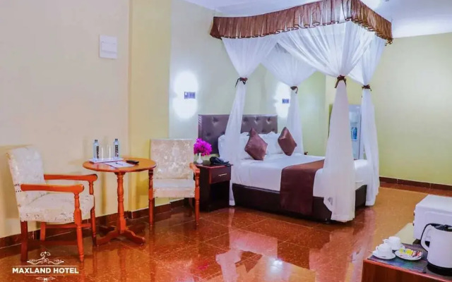 Maxland Hotel Juja