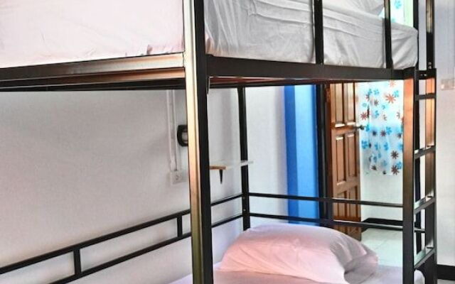 Bodega Chiang Mai Party Hostel - Adults Only