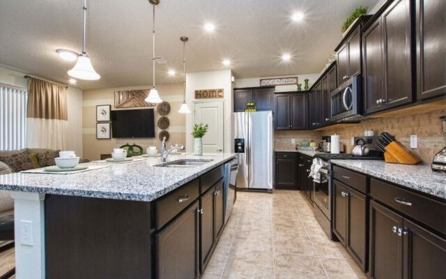 Solterra - 5 Bedrooms Townhome w/Spashpool-7041SR