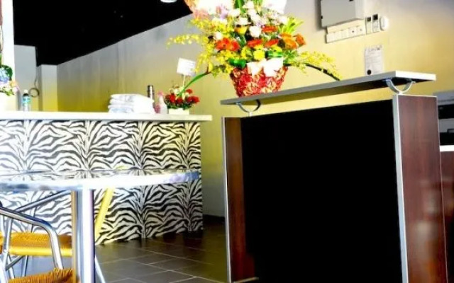 Sunny Side by OYO Rooms