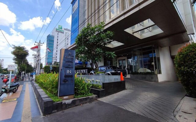 New Furnished Studio Room Apartment At Warhol (W/R) Residences