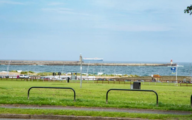 Beautiful Sea Winnings Two-bedroom Apartment