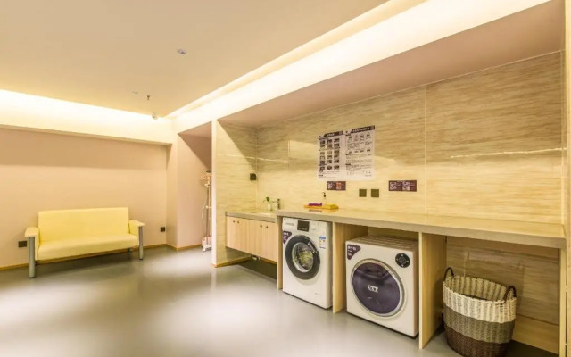 Rezen Dong Hotel (Changchun International Convention and Exhibition Center)