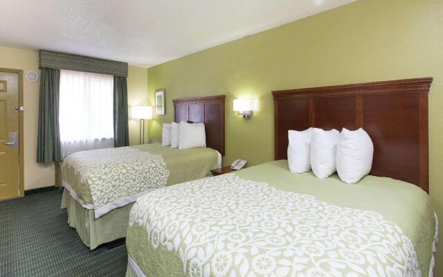 Days Inn And Suites Wyndham Big Spring