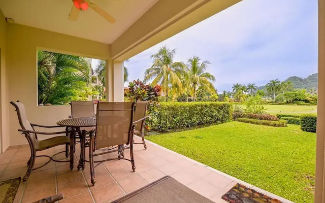 CR Luxury Del Mar 4Q 2 Bdrm
