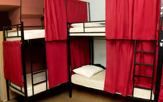 «Трэвел Инн Достоевская» — хостел