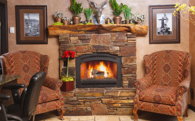 Elk Country Inn