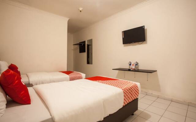 OYO 1084 Hotel Cirasa Syariah