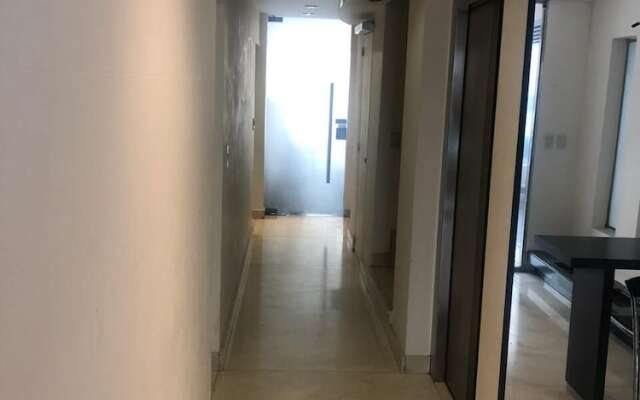 Suites & Studios 7