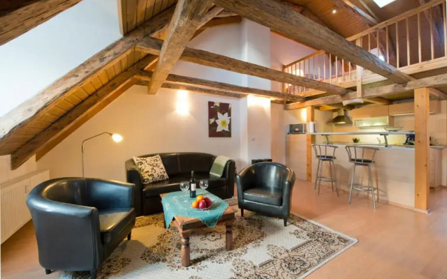 Axiom mit Altstadtflair - ABC273