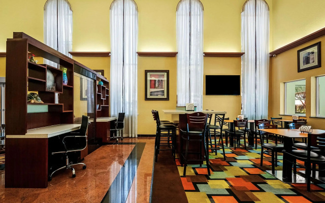 Quality Inn & Suites