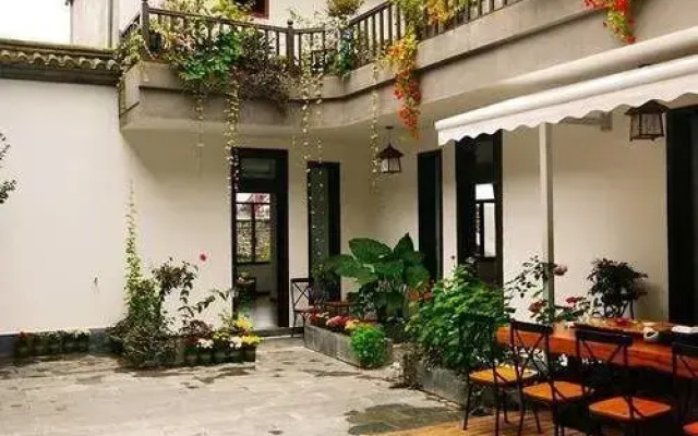 Yonder Way Hotel