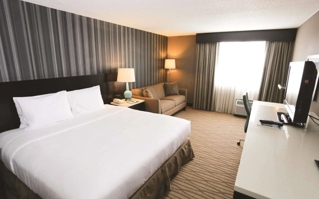 Отель Wyndham Garden Westlake