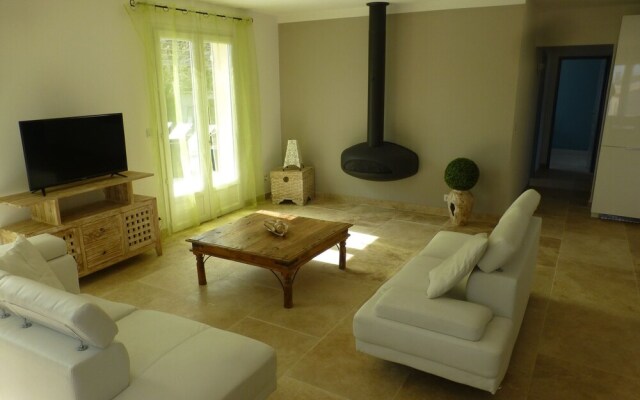 Villa With 3 Bedrooms in Lirac, With Private Pool, Enclosed Garden and