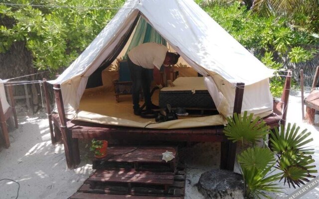 Playa Las Palmas Glamping Tulum