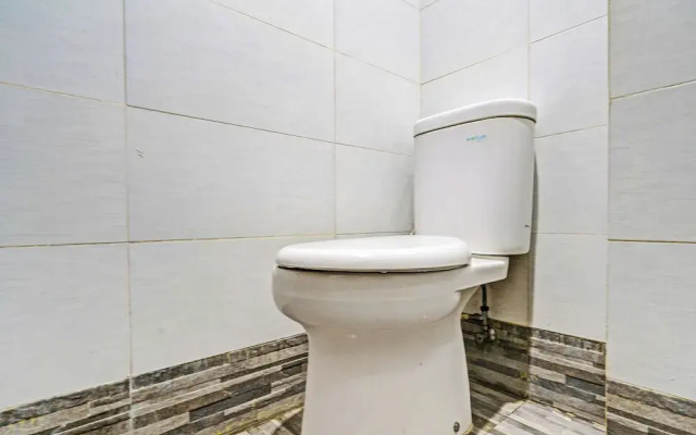 OYO 92768 Flagship Exclusive Colombus Near Stasiun Karawang