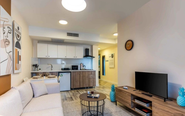 Monnas Suite