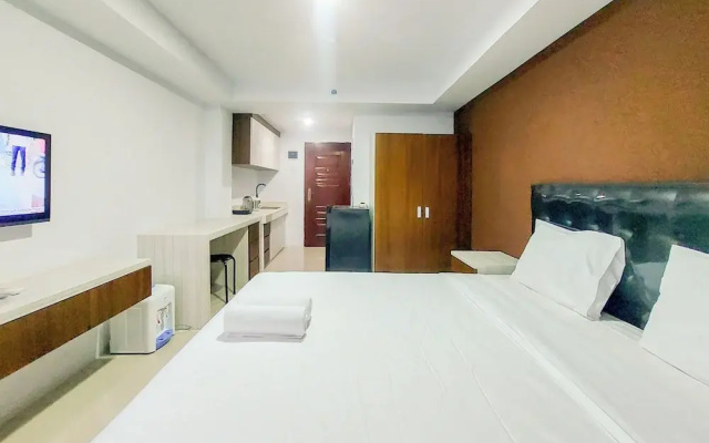 Homey Studio Apartment At Mansyur Residence