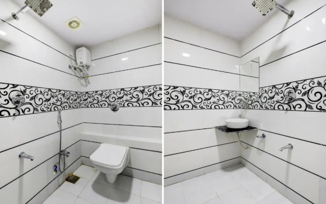 Collection O 86179 Hotel Lotus Gold