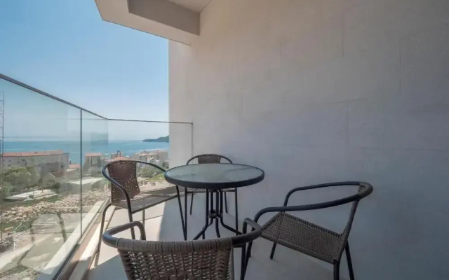 Two Bedroom Apartment Sea View Charlene
