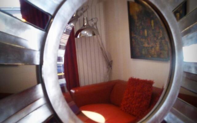 London Hythe Close Rooms To Let